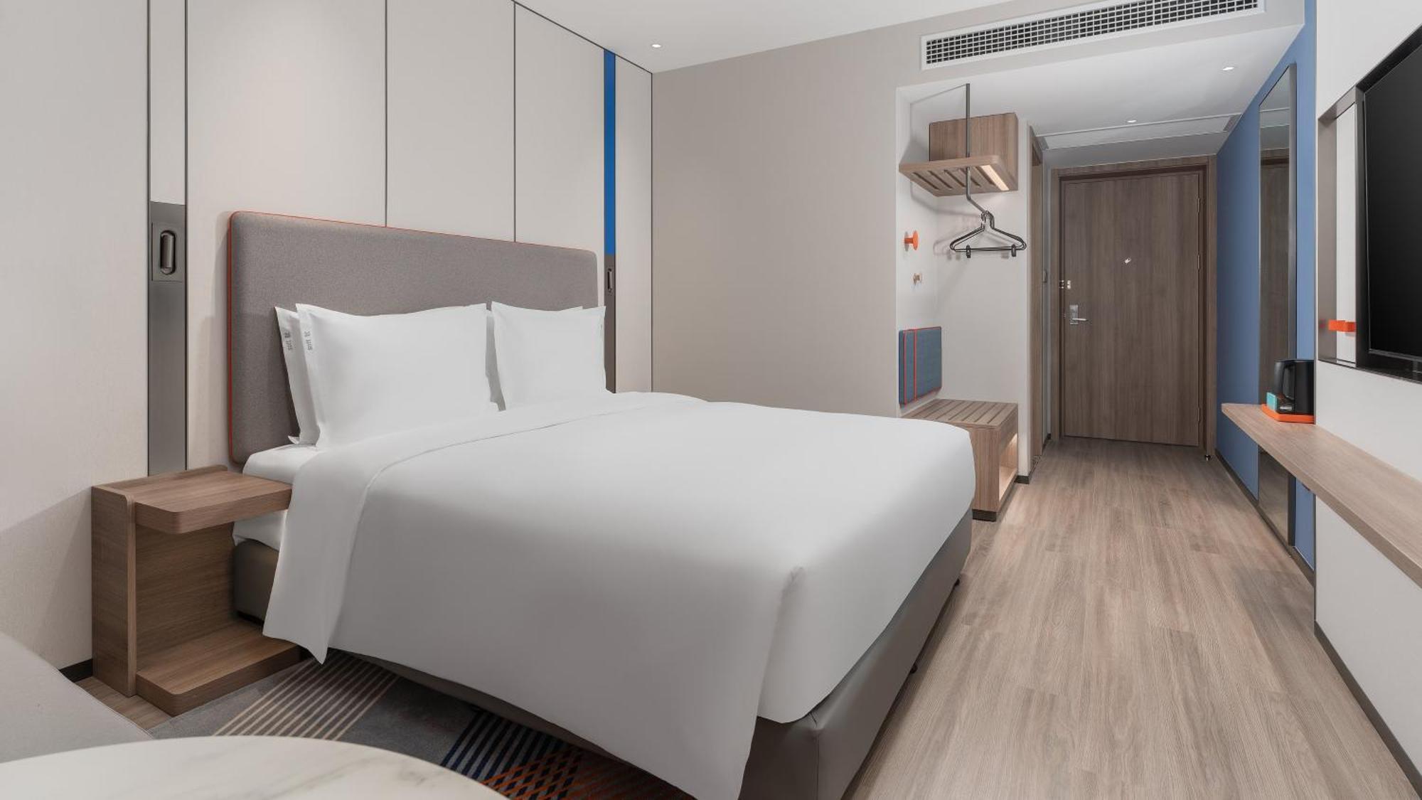 Holiday Inn Express Qingdao Shibei By Ihg Zewnętrze zdjęcie