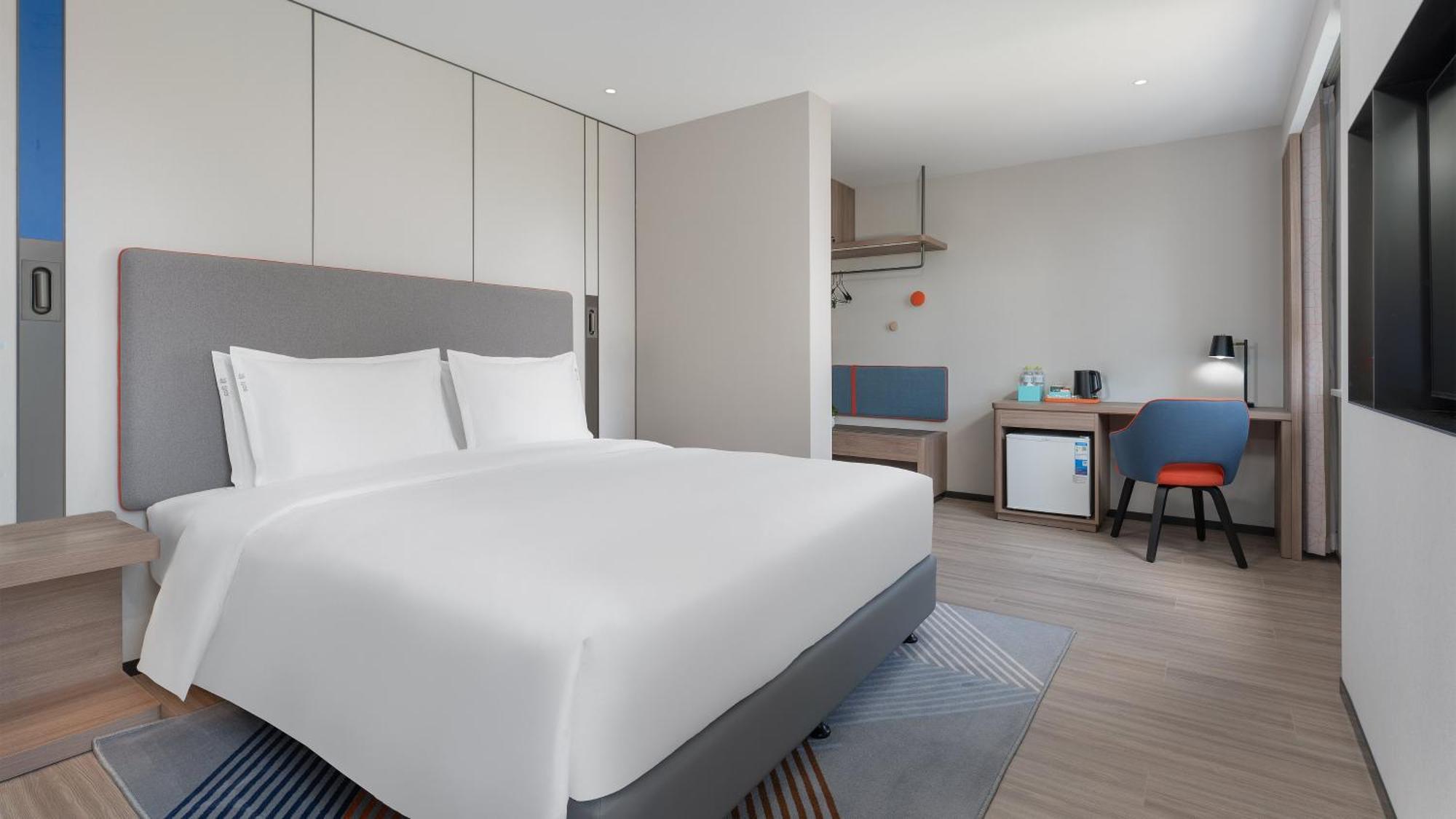 Holiday Inn Express Qingdao Shibei By Ihg Zewnętrze zdjęcie