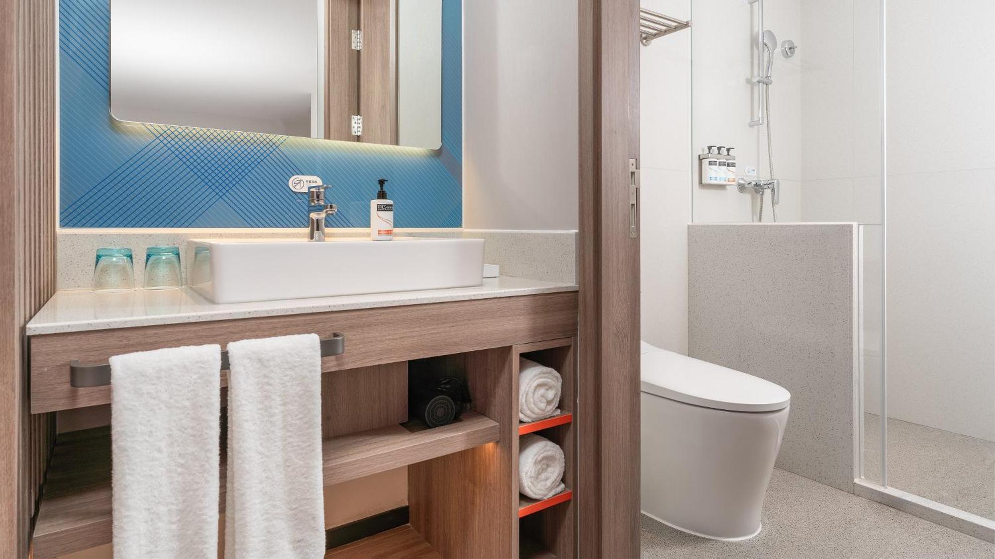 Holiday Inn Express Qingdao Shibei By Ihg Zewnętrze zdjęcie